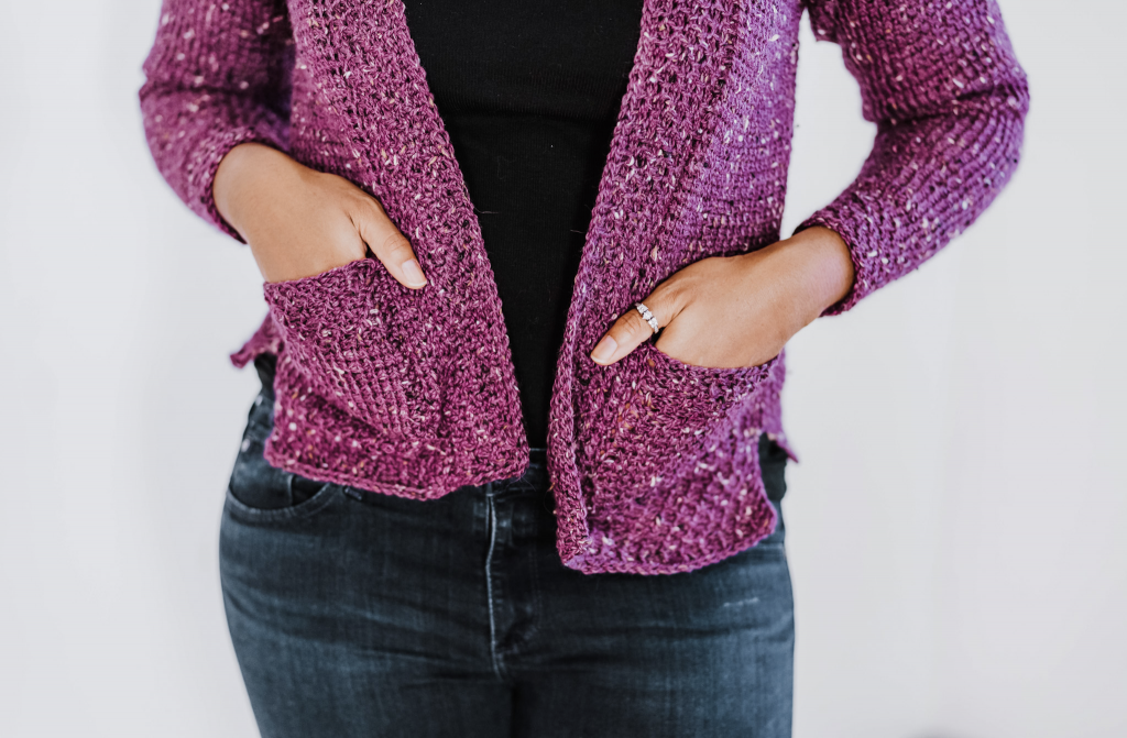 Tunisian crochet cropped purple cardigan - crochet pattern |TLYCBlog.com