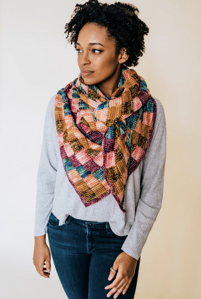 Entrelac And Key | Tunisian crochet triangle scarf using the entrelac method. Beginner friendly stash buster crochet pattern with photo tutorial. | TLYCBlog.com