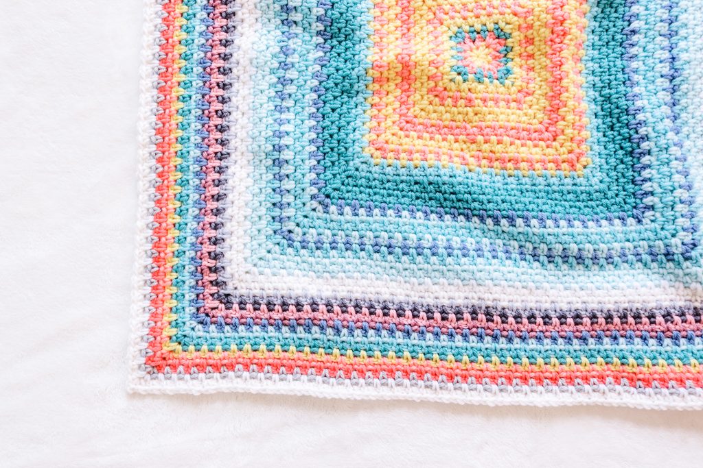 Linen Stitch Square Temperature Blanket free crochet pattern temperature blanket colorful throw blanket afghan tutorial linen stitch granny square | TLYCBlog.com