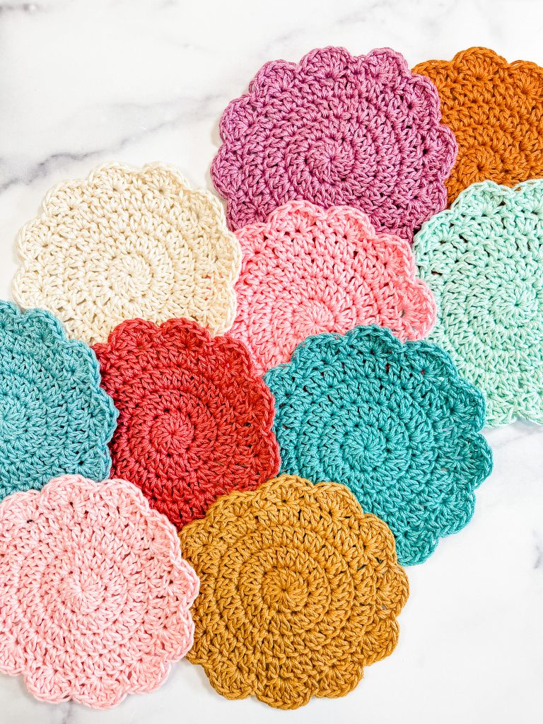 FREE crochet coaster pattern. Beginner friendly crochet coaster made from mercerized cotton and 4.5mm crochet hook.