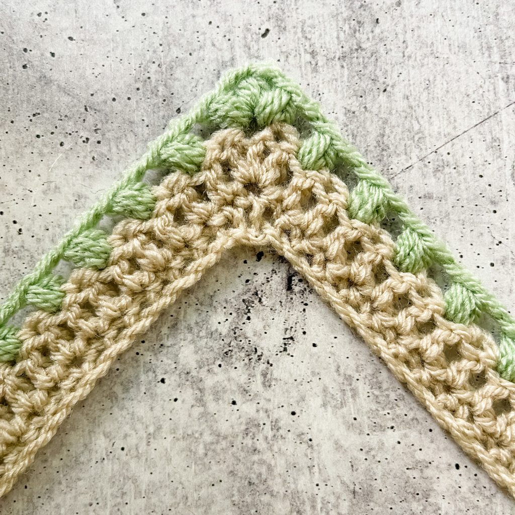 Learn five new crochet border patterns for endless edgings and trims. Great for baby blankets, washcloths, and clothing. | TLYCBlog.com