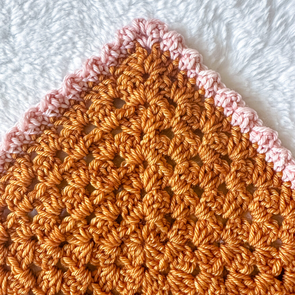 Learn 5 easy beautiful crochet border stitch patterns. Includes video tutorial. Perfect for beginner crocheters. Crochet borders and edgings.