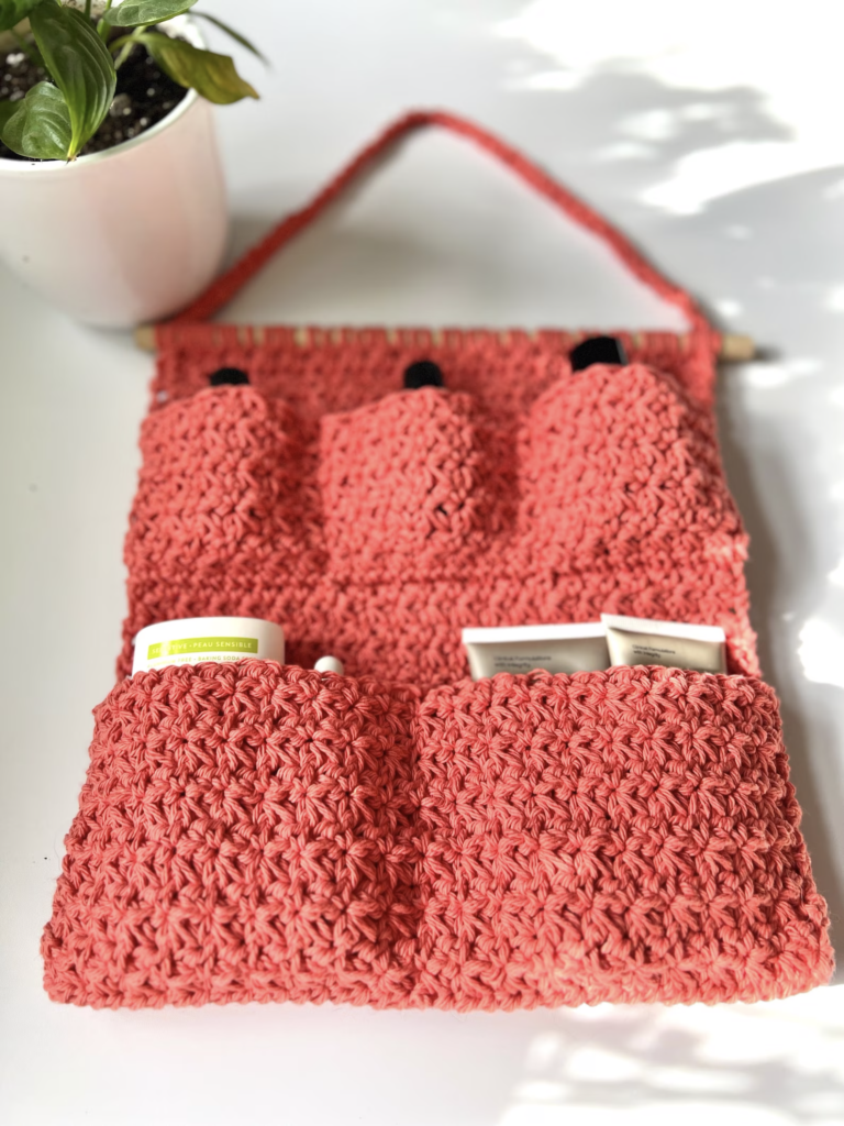 One Skein Wall crochet organizer pattern by HappyHeartsByLenka