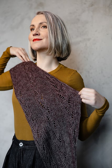 Varpa Shawl by Linda Skuja