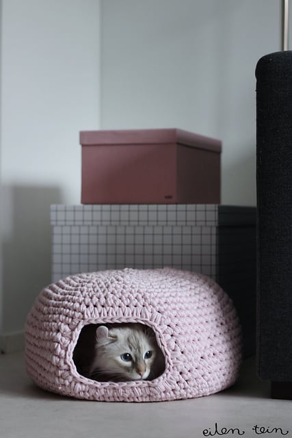 Cozy Cat Nest by Hanne Katajamäki