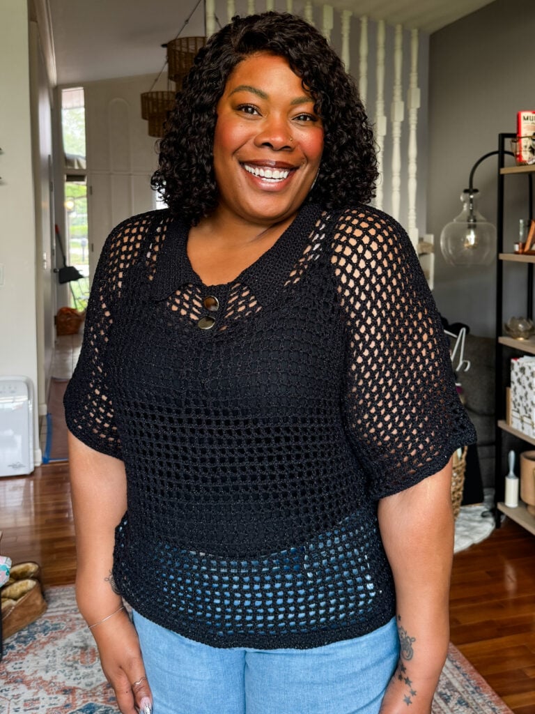 Luther is a crochet mesh tee pattern with a Peter Pan collar, button placket & top-down raglan construction. Sizes XS–5XL. Yarn guide inside.