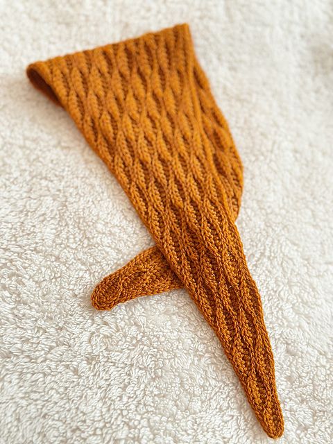 Honeycomb Scarf by Ana D.