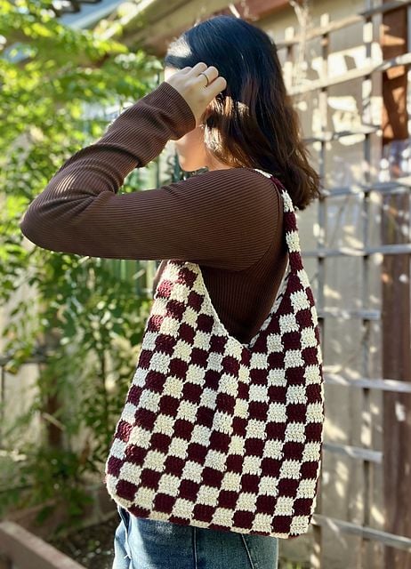 Checkered Tote Bag from Viv of Viv Crochets